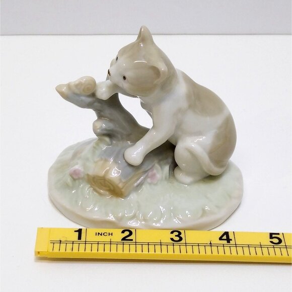 Porcelain Cat Climbing Tree Figurine 1970s Vintage RARE Hard To Find Collectible - Picture 8 of 10
